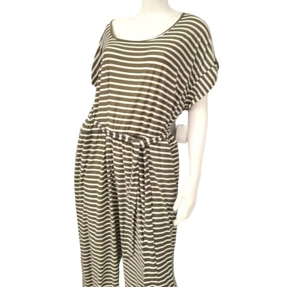 Harlow and Rose Woman Plus Size Jumpsuit 2X - Picture 3 of 5